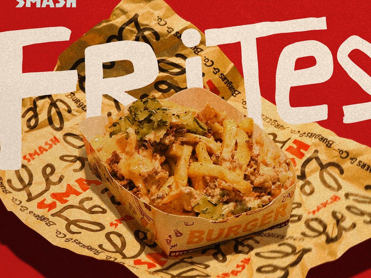 Frites in a Le SMASH basket on red