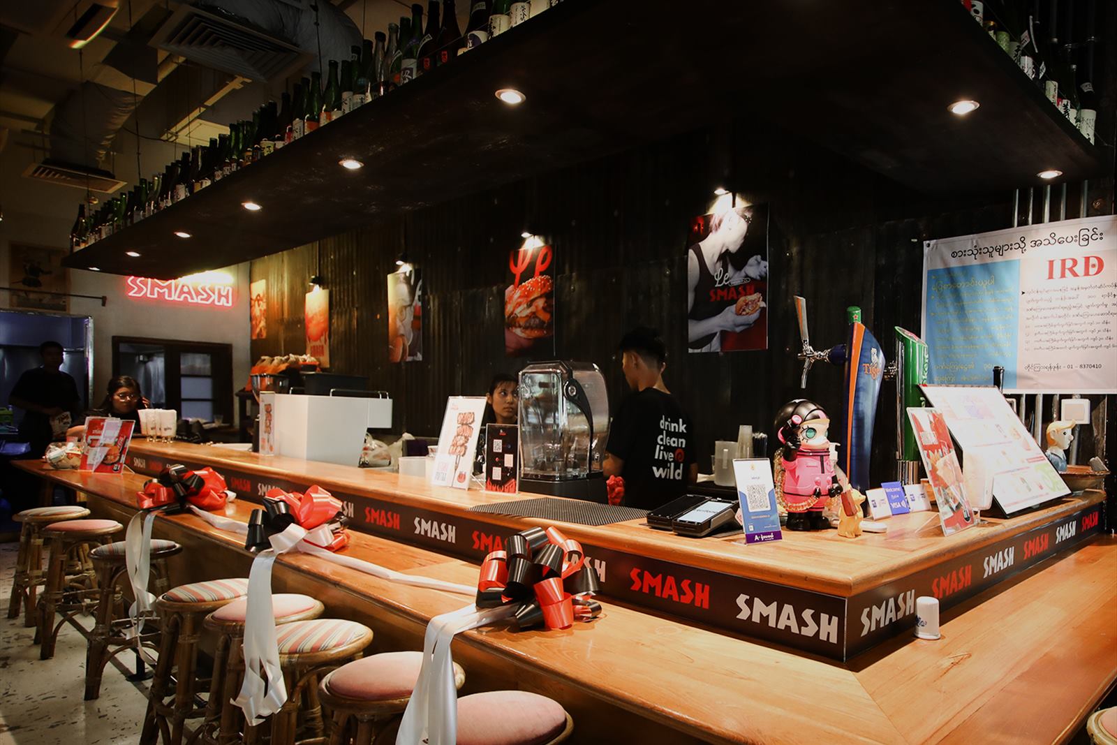 The Le SMASH counter and stools before service