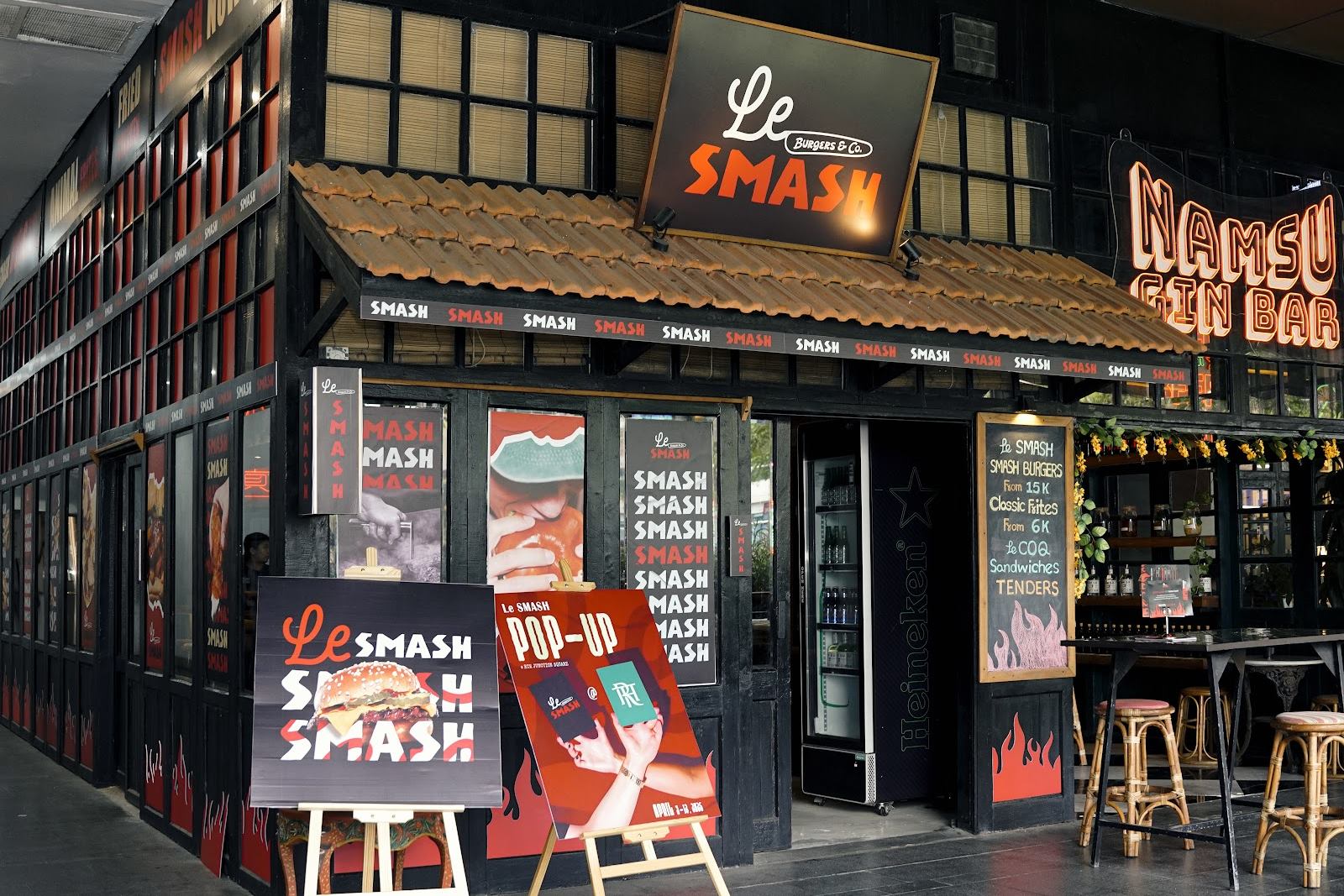 The Le SMASH shopfront from the street